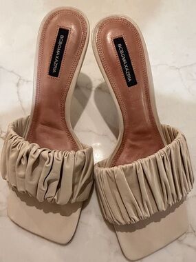 BCBGMaxAzria Cream Ruched Leather Slide Mules